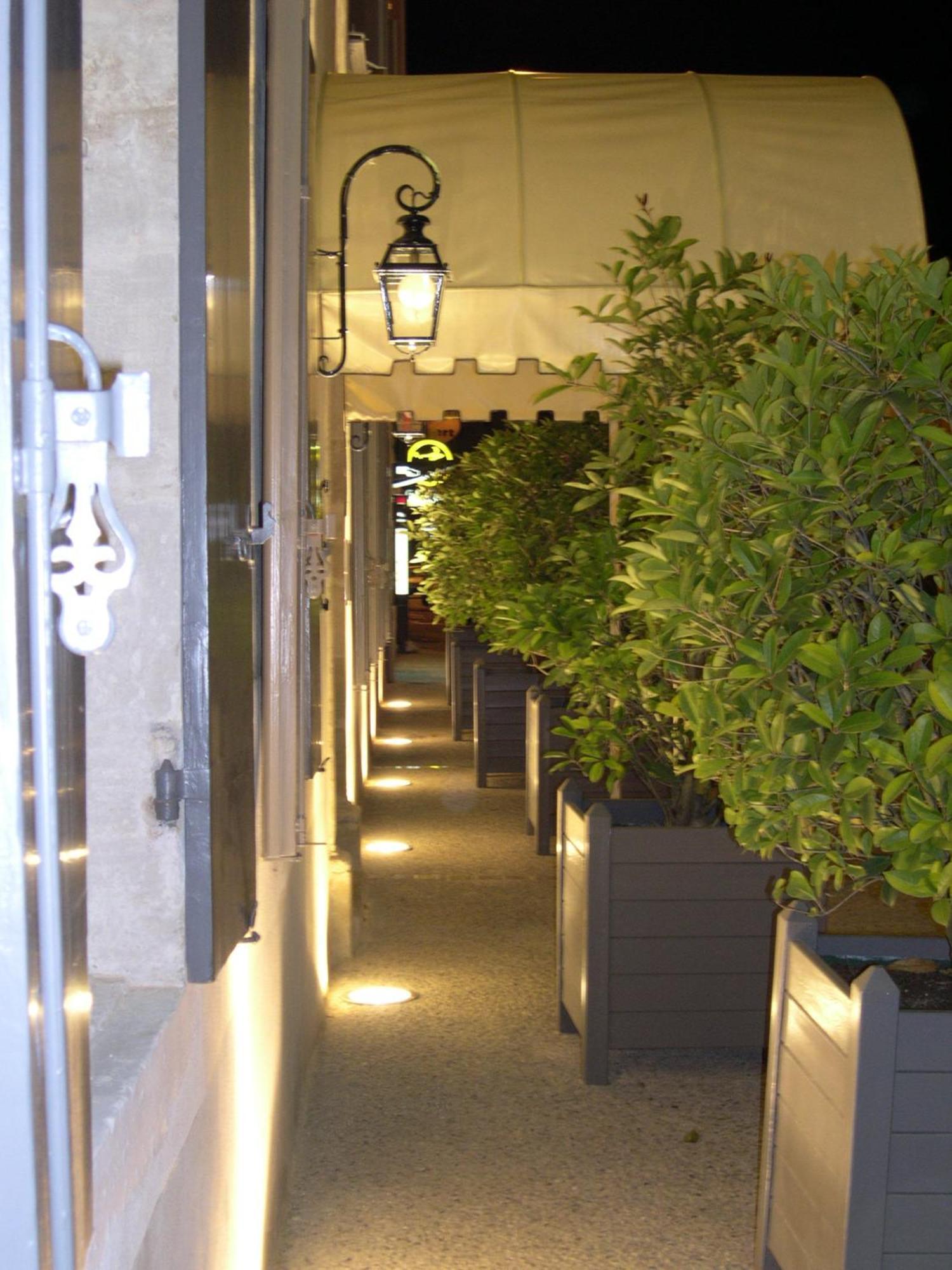 Hôtel Claude Darroze Langon  Buitenkant foto