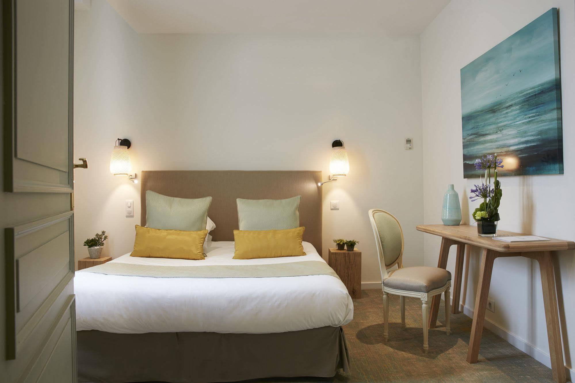 Hôtel Claude Darroze Langon  Buitenkant foto